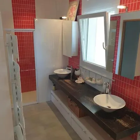 Villa Belle Villa, Piscine Et Cigales Au Calme !