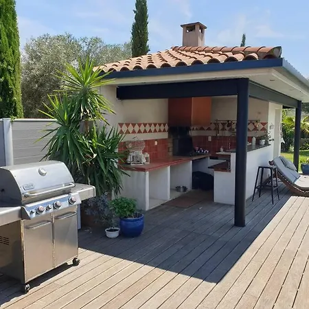 Belle Villa, Piscine Et Cigales Au Calme ! Villa